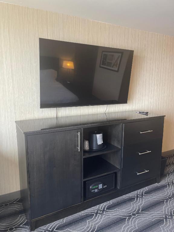 TV a/nebo společenská místnost v ubytování Grand Resort Hotel - Mt Laurel - Philadelphia