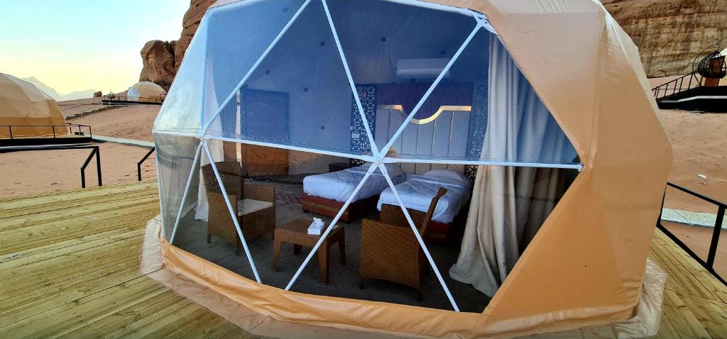 Balkón nebo terasa v ubytování Hasan Zawaideh luxury camp 2