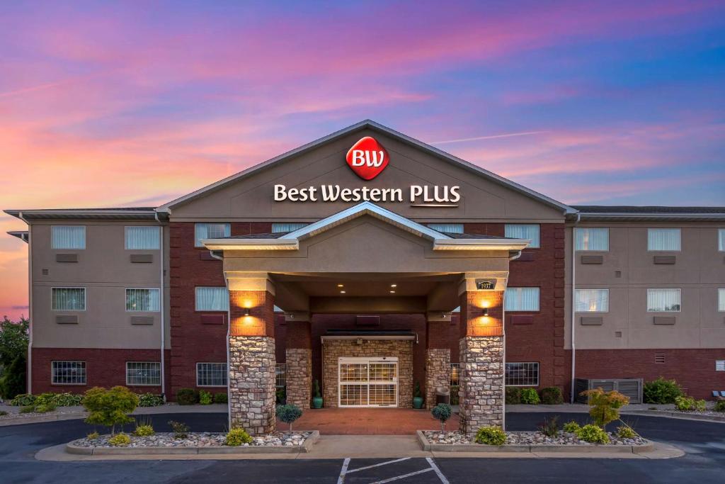 a rendering of a best western plus hotel at Best Western Plus Capital Inn in Jefferson City