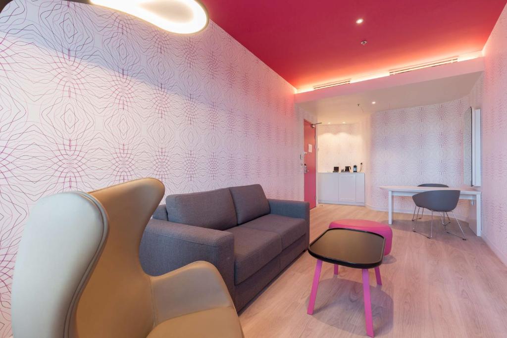 Un lugar para sentarse en Park Inn by Radisson Amsterdam City West