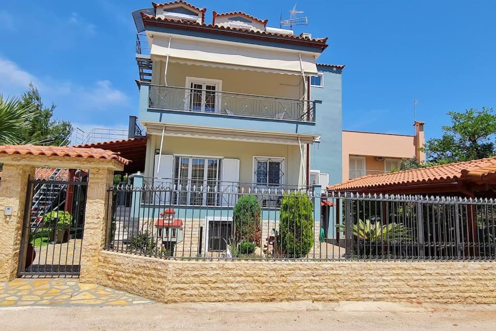 Apartment 'The Swan 2' Amazing Attic with View !, Nea Makri, Greece