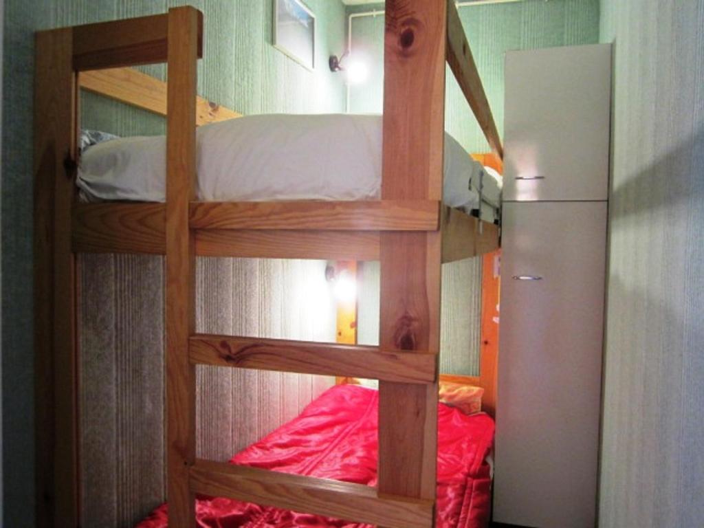 Posteľ alebo postele v izbe v ubytovaní Villard-de-Lans - 2 pièces cabine, 4 pers, centre, terrasse sud, garage - FR-1-689-66