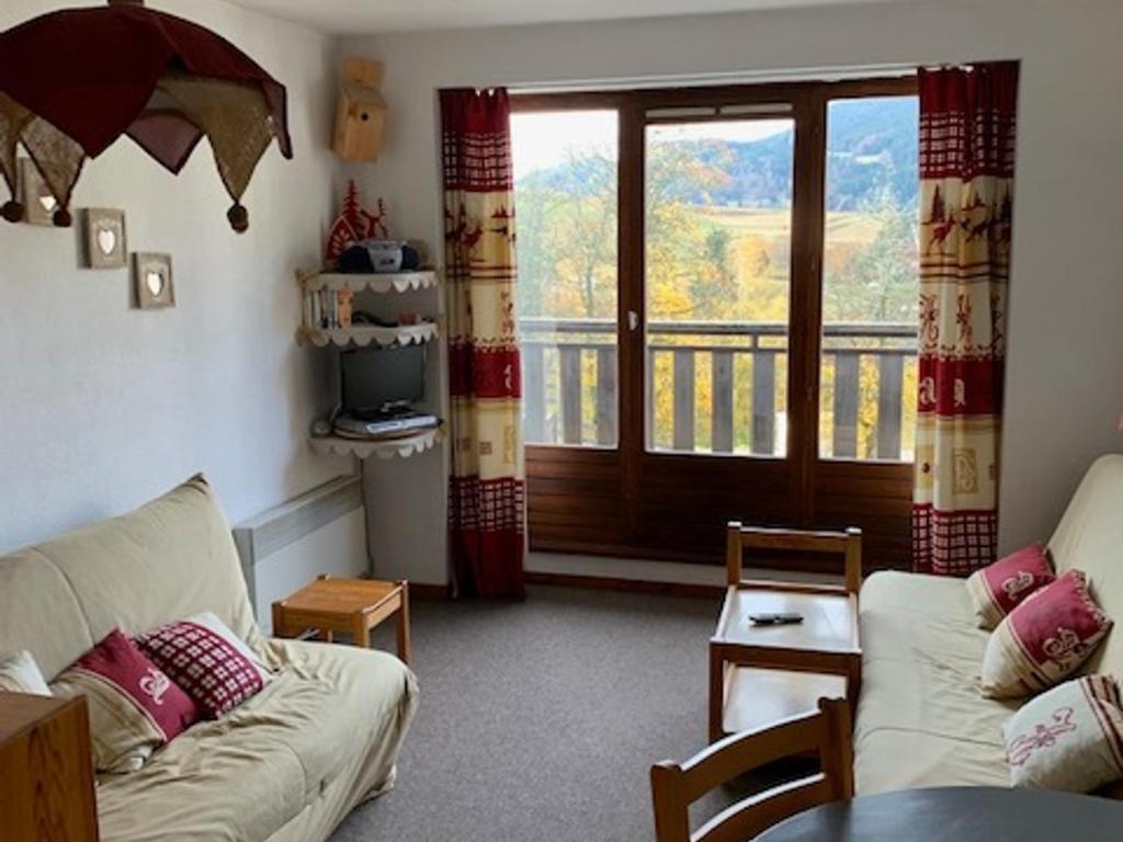 Posedenie v ubytovaní Studio pour 6 pers, Villard-de-Lans, parking, proche centre, navette gratuite - FR-1-689-71