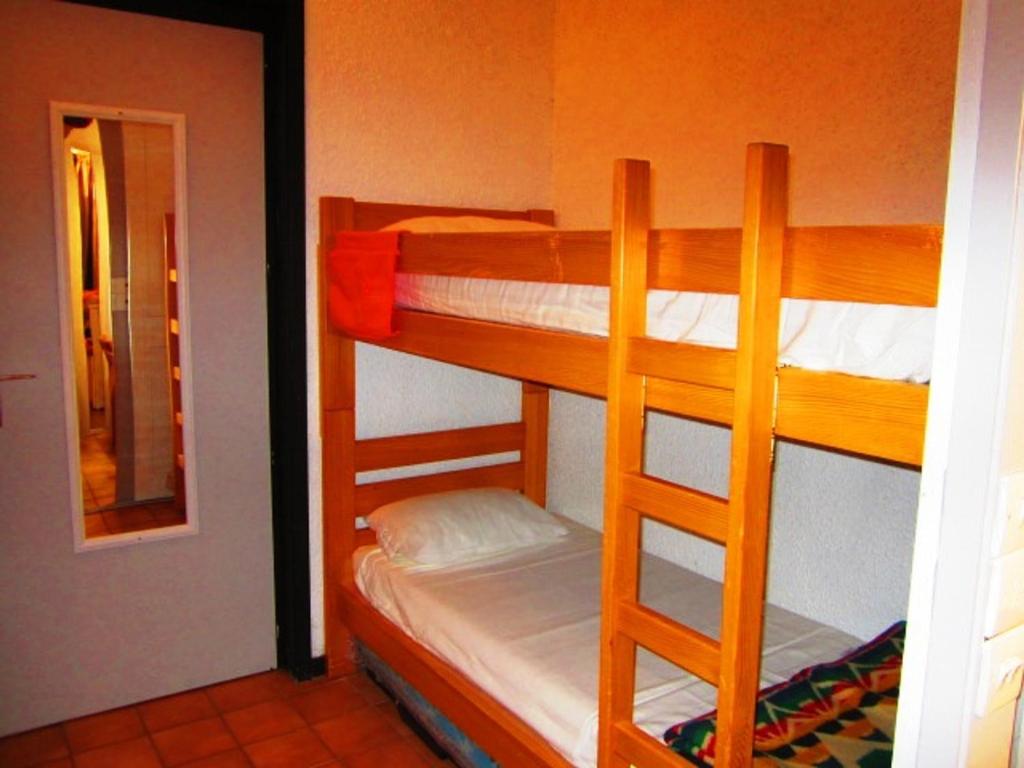 Posteľ alebo postele v izbe v ubytovaní Grand studio rénové 4/5 pers. avec balcon, garage, pied des pistes Villard-de-Lans - FR-1-689-102
