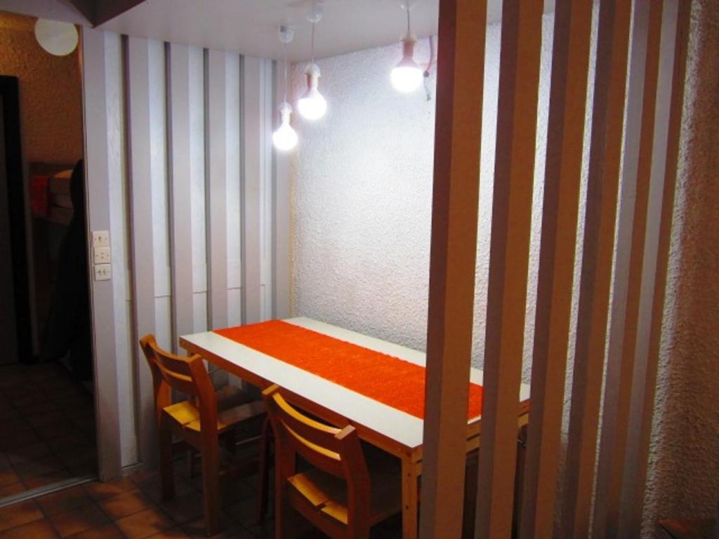 Fotografia z galérie ubytovania Grand studio rénové 4/5 pers. avec balcon, garage, pied des pistes Villard-de-Lans - FR-1-689-102 v destinácii Villard-de-Lans