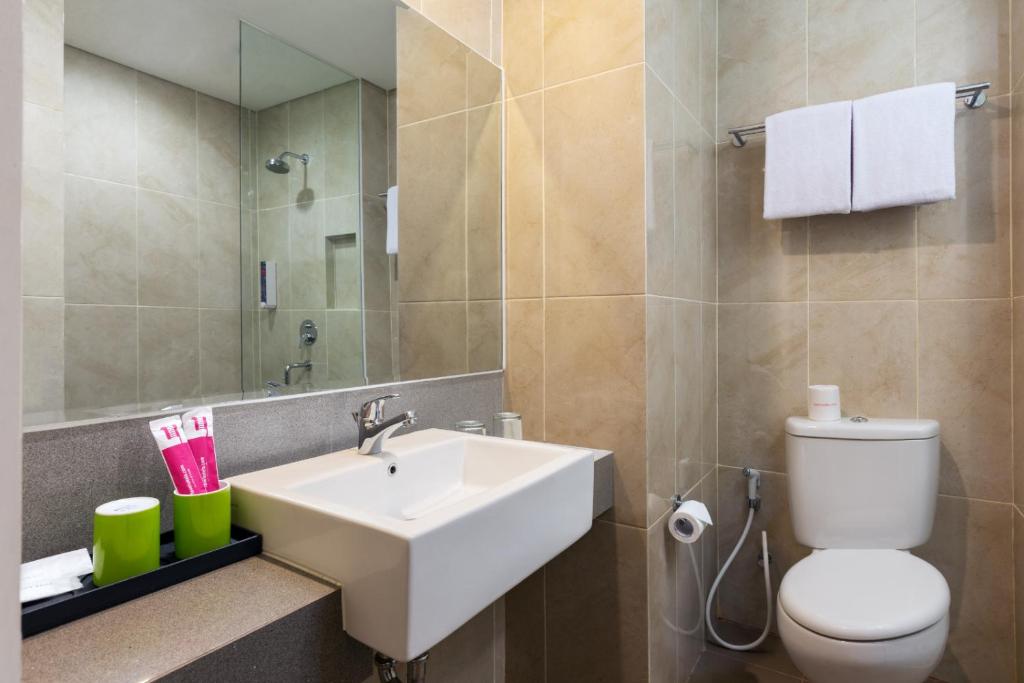 Koupelna v ubytování favehotel Kediri