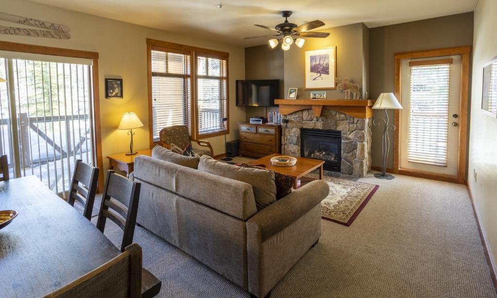 1102 - Two Bedroom Standard Eagle Springs West condo - Twee Slaapkamers Appartement