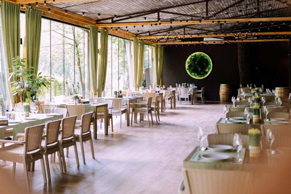 Restaurace v ubytování Complex Turistic Codru
