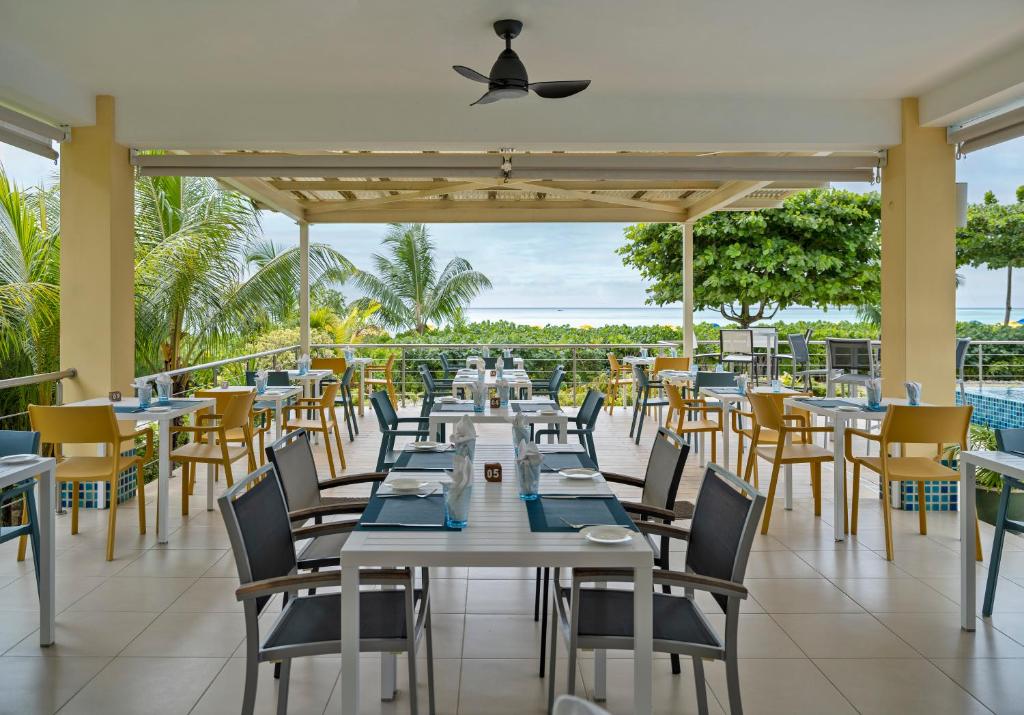 Restaurace v ubytování Acajou Beach Resort