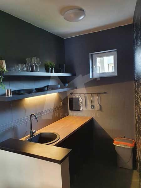 Kuhinja ili čajna kuhinja u objektu Sun Center Apartment