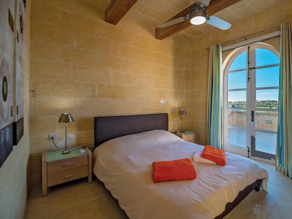 Postel nebo postele na pokoji v ubytování Hanini Holiday Home