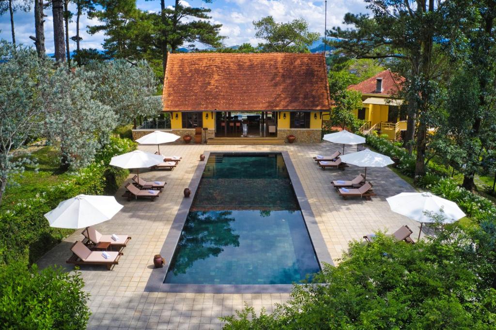 Bazén v ubytování Ana Mandara Villas Dalat Resort & Spa nebo v jeho okolí