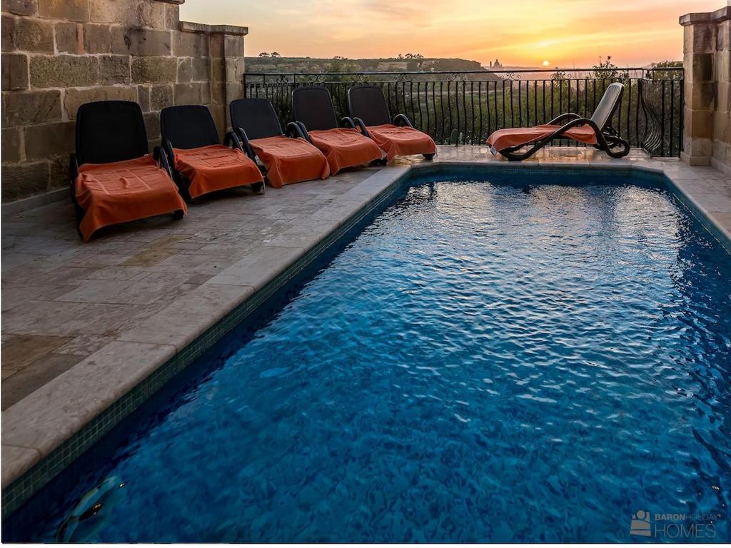 Bazén v ubytování Ta Rena Holiday Home nebo v jeho okolí