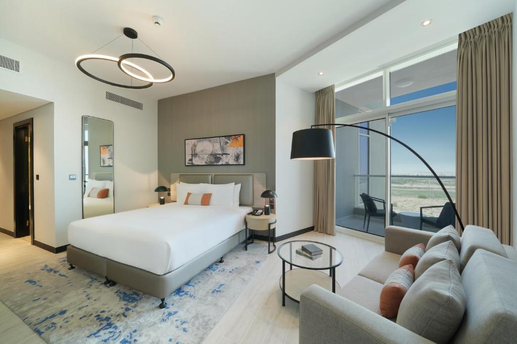 فضای داخلی DAMAC Hills 2 Hotel, an Edge by Rotana Hotel در دبی - تصویر ۳