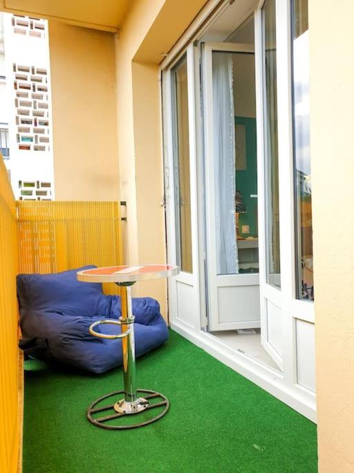 Część wypoczynkowa w obiekcie Cosy Summer 2CH - Parc Expo - 2 Balcons & stationnement gratuit