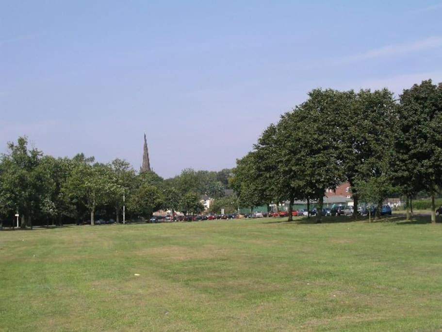 Holiday home 3 bedroom house lots of parking Maybank Newcastle under