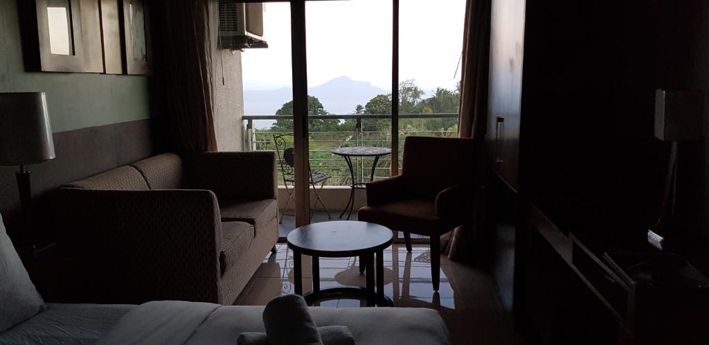One Tagaytay Place Private Residences - استوديو مطل على البحيرة