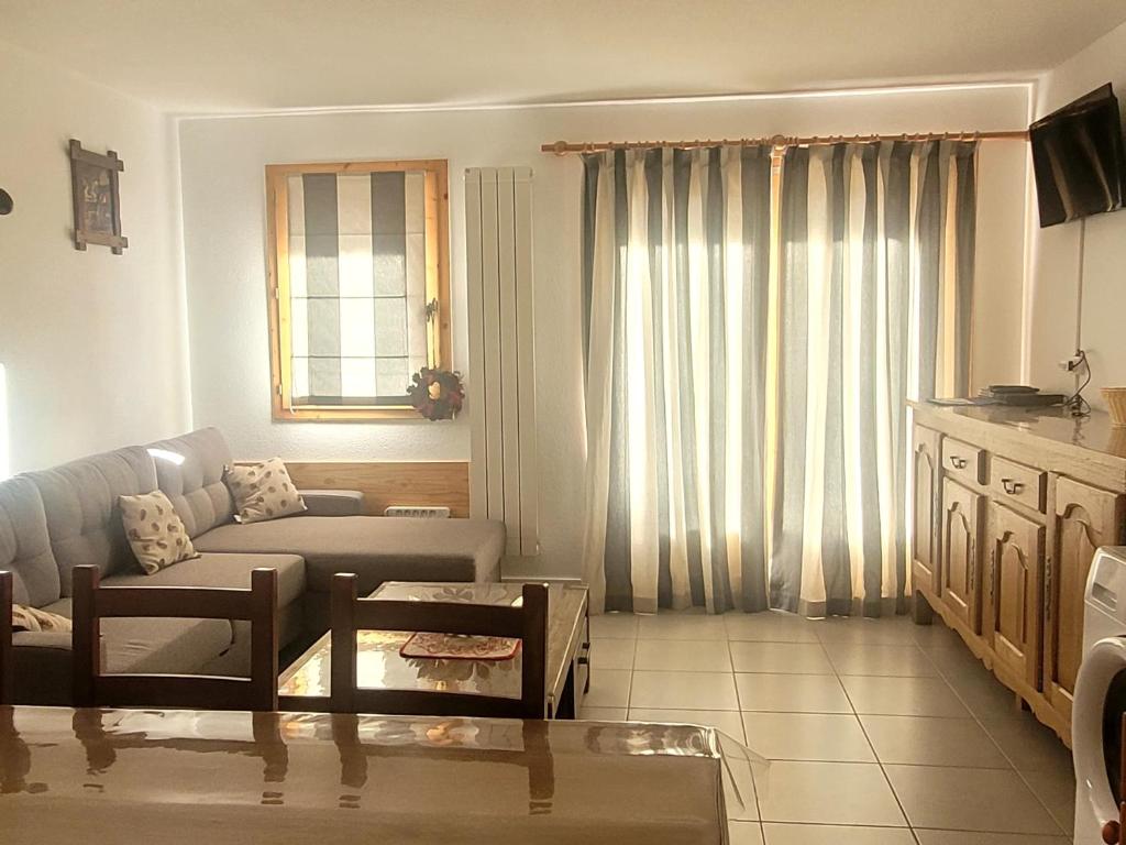 Appartement plein cœur de vallandry tesisinde bir oturma alanı