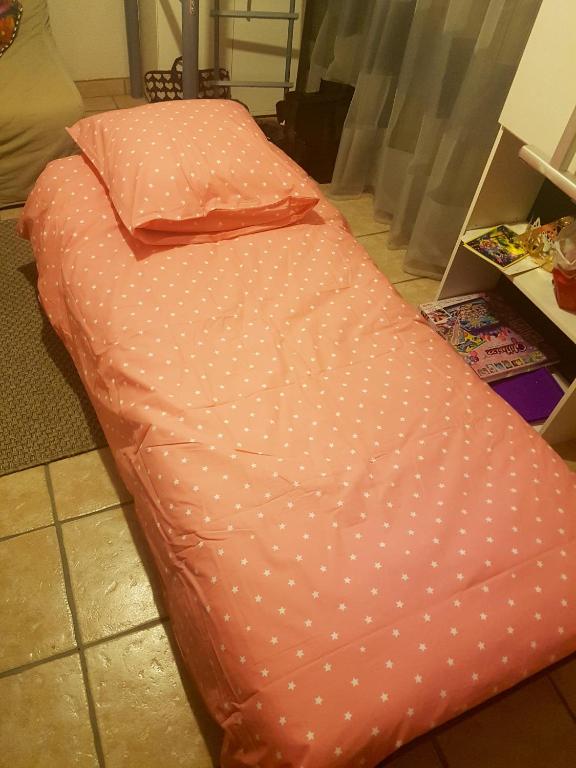 Posteľ alebo postele v izbe v ubytovaní Appartement confortable à Cauterets - 16 m², parking gratuit
