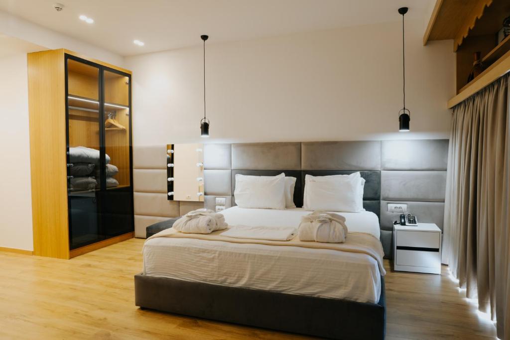 Uma cama ou camas num quarto em Sharm Hotel Luxury