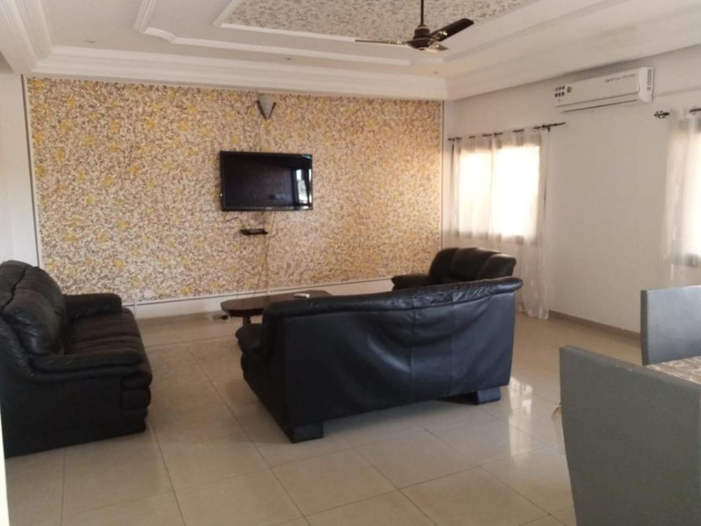 HEBERTOGO Soviepe, Appartement 3 chambres salon - Housity