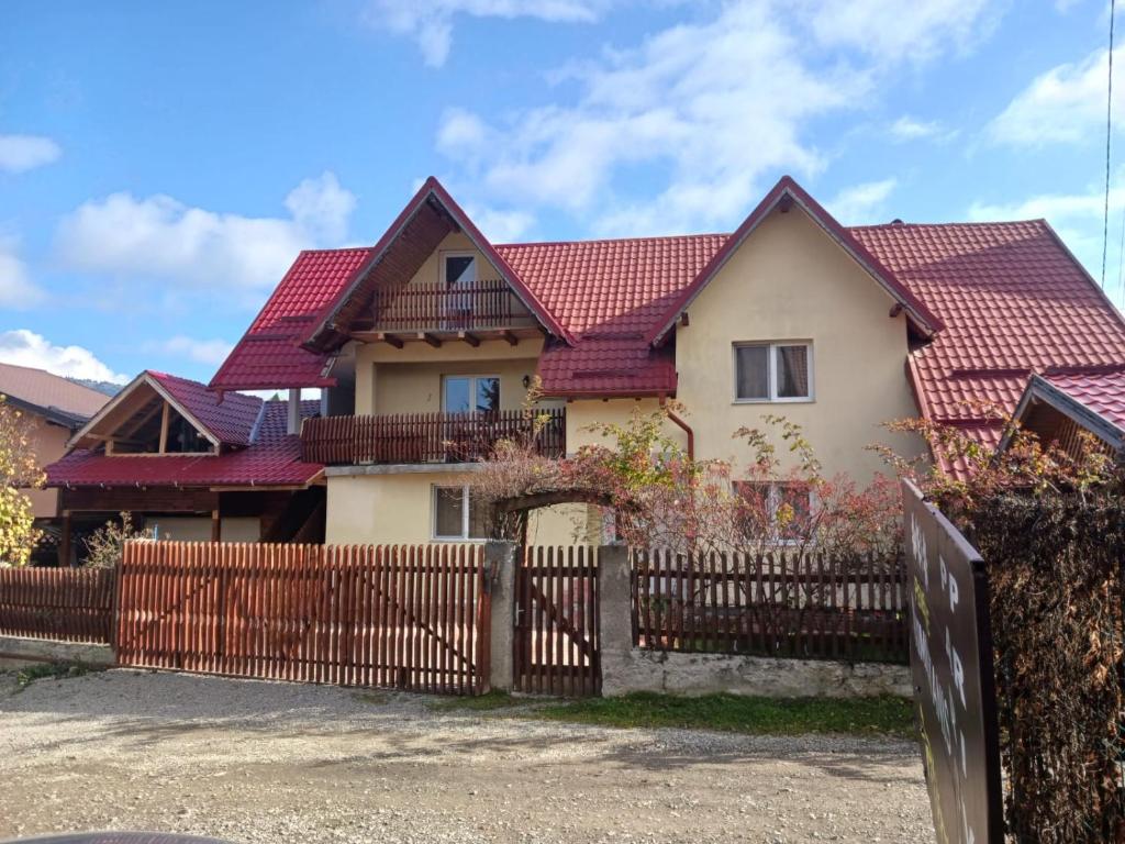 Το κτήριο όπου στεγάζεται  ο ξενώνας