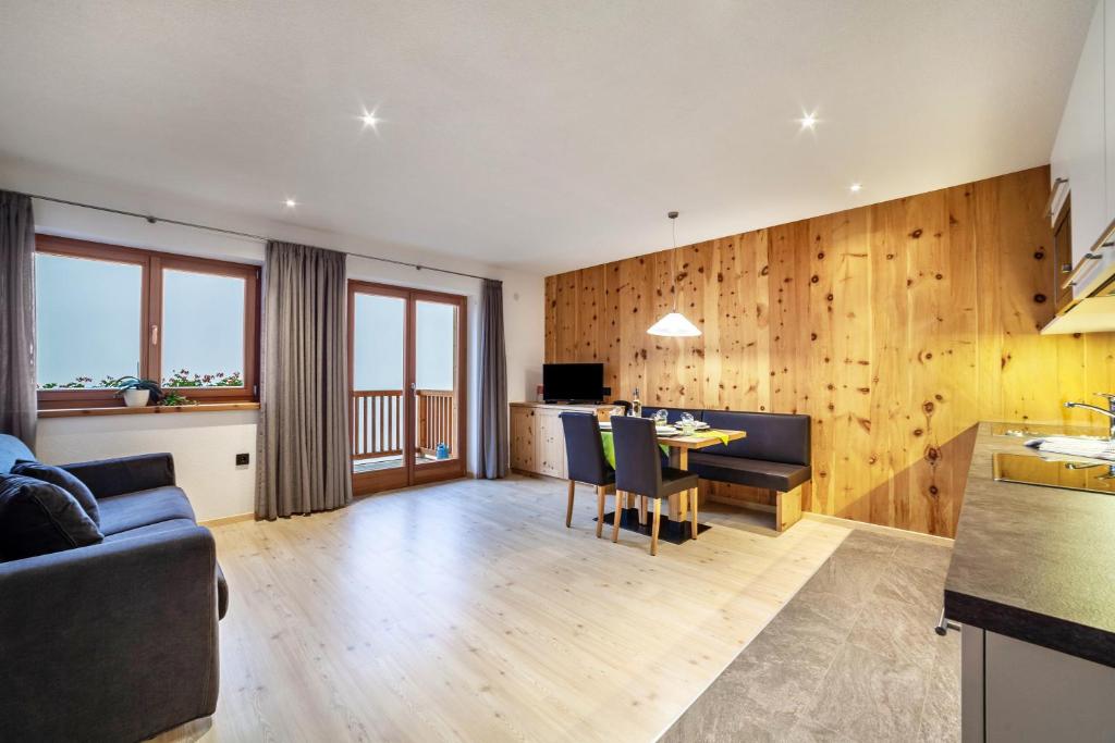 Posezení v ubytování Residence Kalchgruberhof Bergzirbe