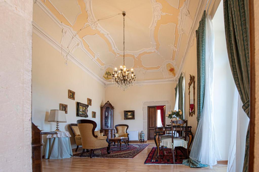 Posedenie v ubytovaní Casa Senatore