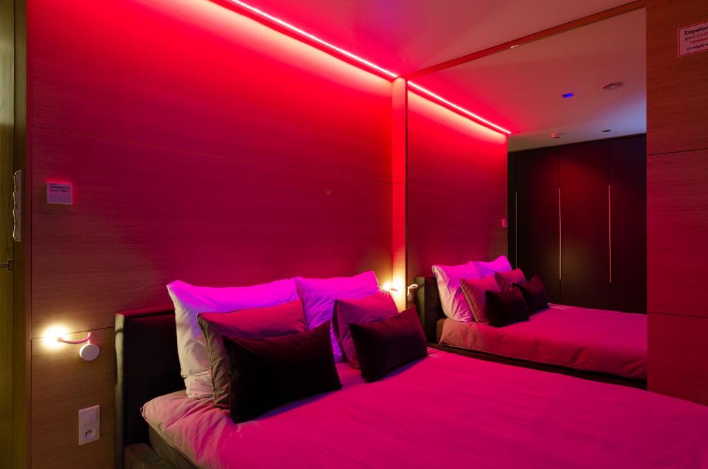 LupoApartments z Klimatyzacją do wyboru z Jacuzzi Pole Dance Parking Dostęp na Kod - Studio Apartment (without Bathtub)