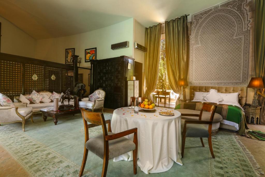 Posezení v ubytování Le Palais Rhoul and Spa
