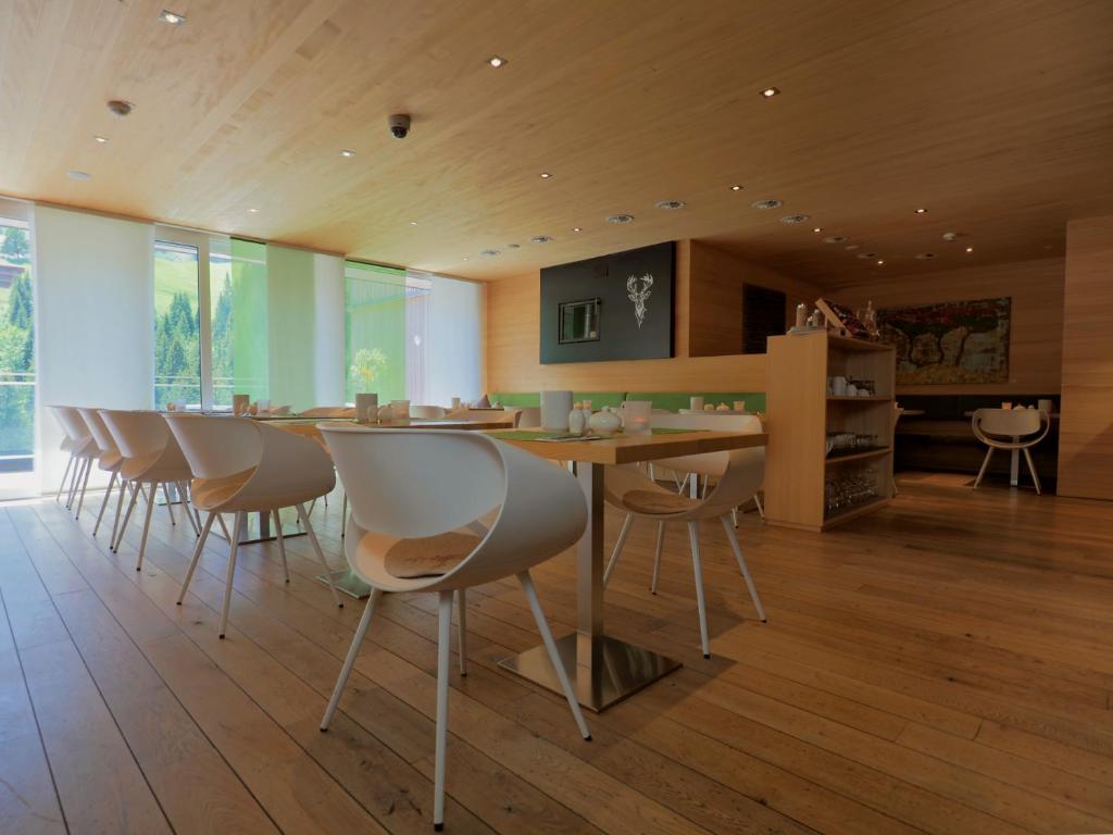 TV a/nebo společenská místnost v ubytování Aparthotel Alpinresort Damüls