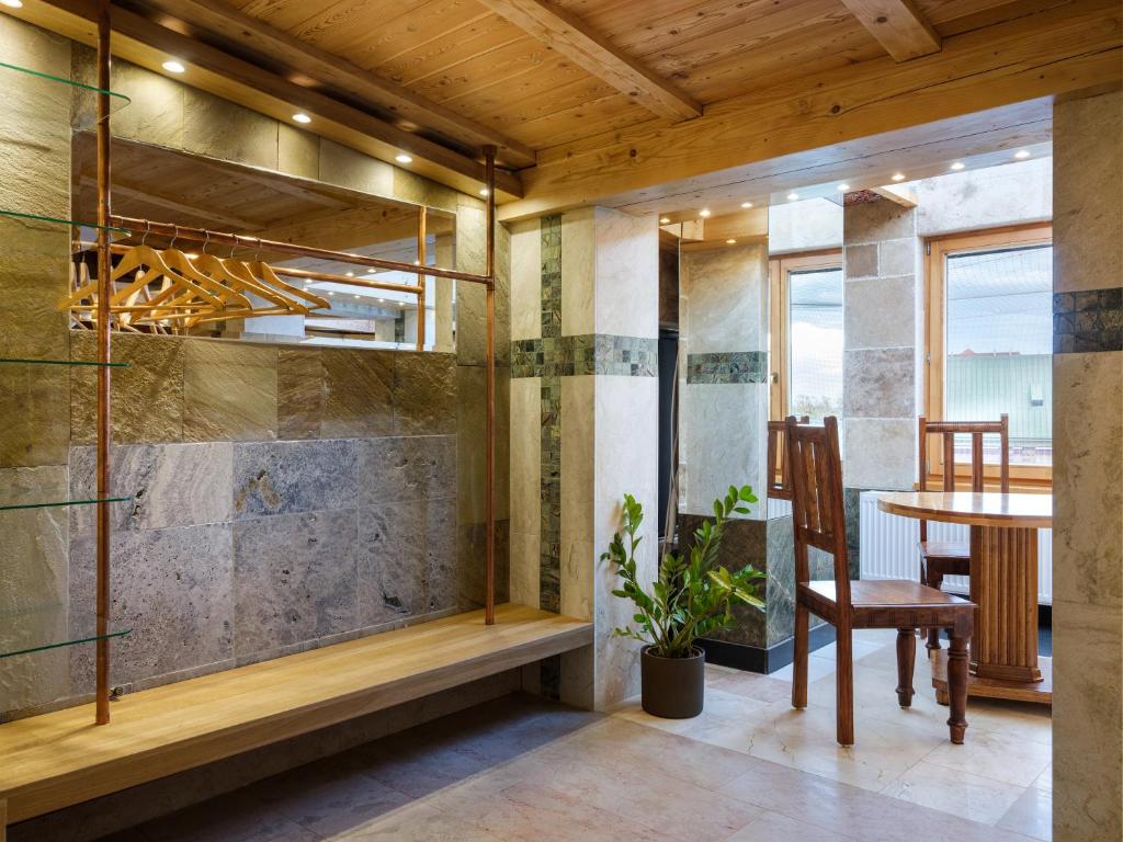 Aparthotel Stare Miasto - Resim 38