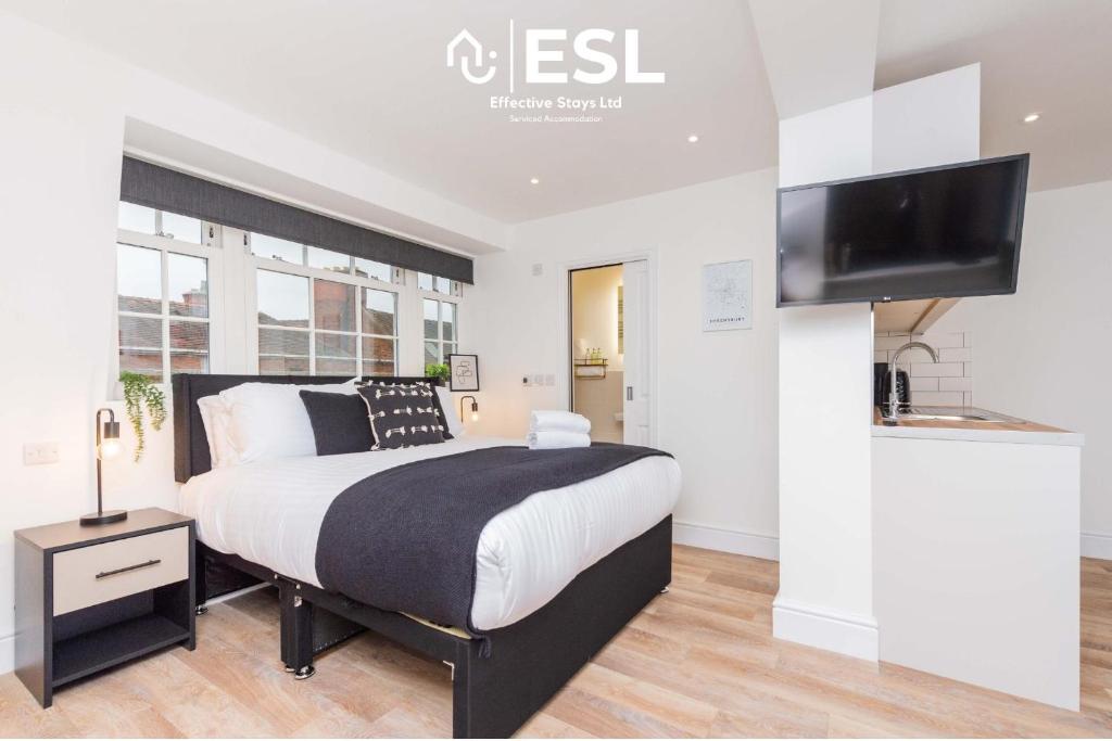 Studio 3, Top Floor Town Centre Apartment, Shrewsbury (updated prices 2024)