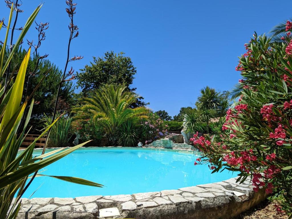 Gîte Reignac, 6 pièces, 12 personnes - FR-1-653-50 - Housity