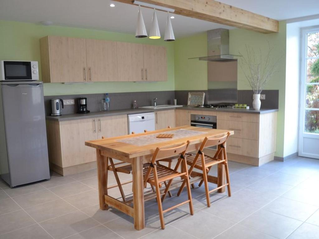 Maison Charentaise Rénovée: 3 Ch, Terrasse, Piscine Chauffée, Sauna, Jardin, Équipements Bébé, WiFi - FR-1-653-80 - Maison De Vacances