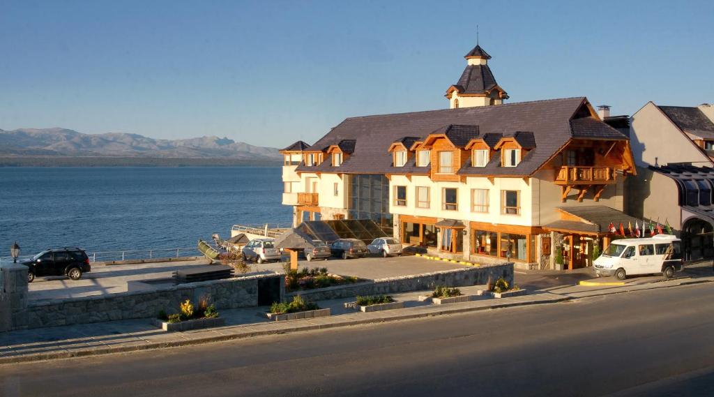 Gallery image of Cacique Inacayal Lake Hotel & Spa in San Carlos de Bariloche