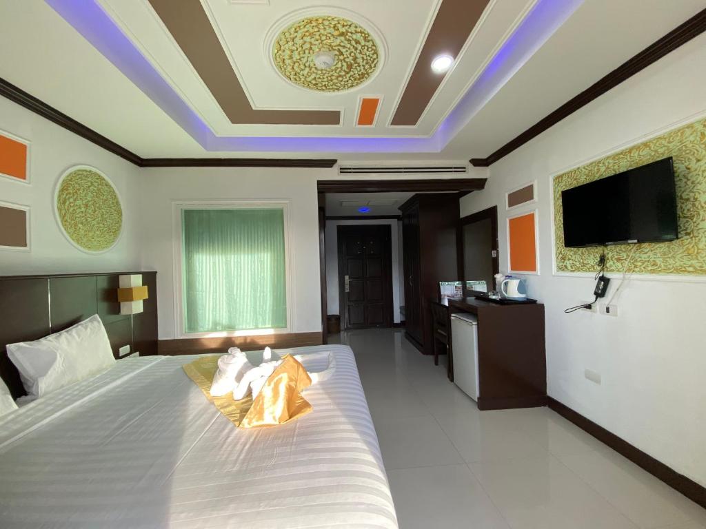 77 Patong Hotel & Spa - Resim 22