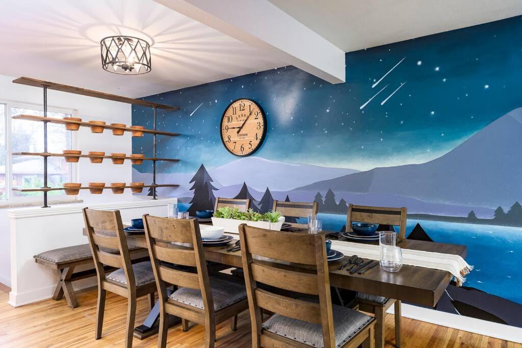 Cosmic Getaway - Family Friendly - Foosball - 15 min to downtown - Housity
