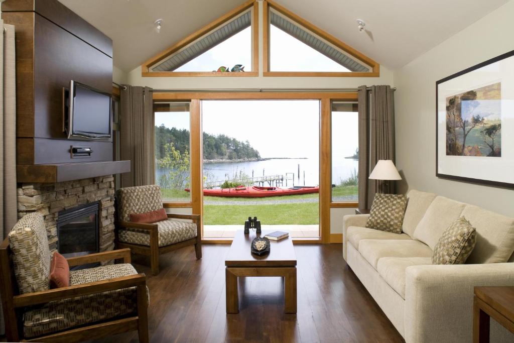 Posezení v ubytování Mayne Island Resort
