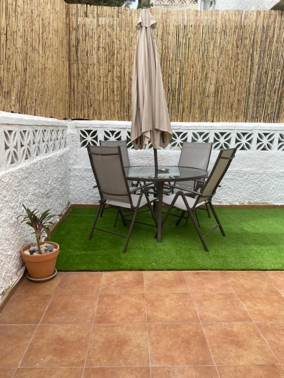 Fotografia z galérie ubytovania Chalet adosado corta temporada 2 dormitorios v destinácii Benalmádena
