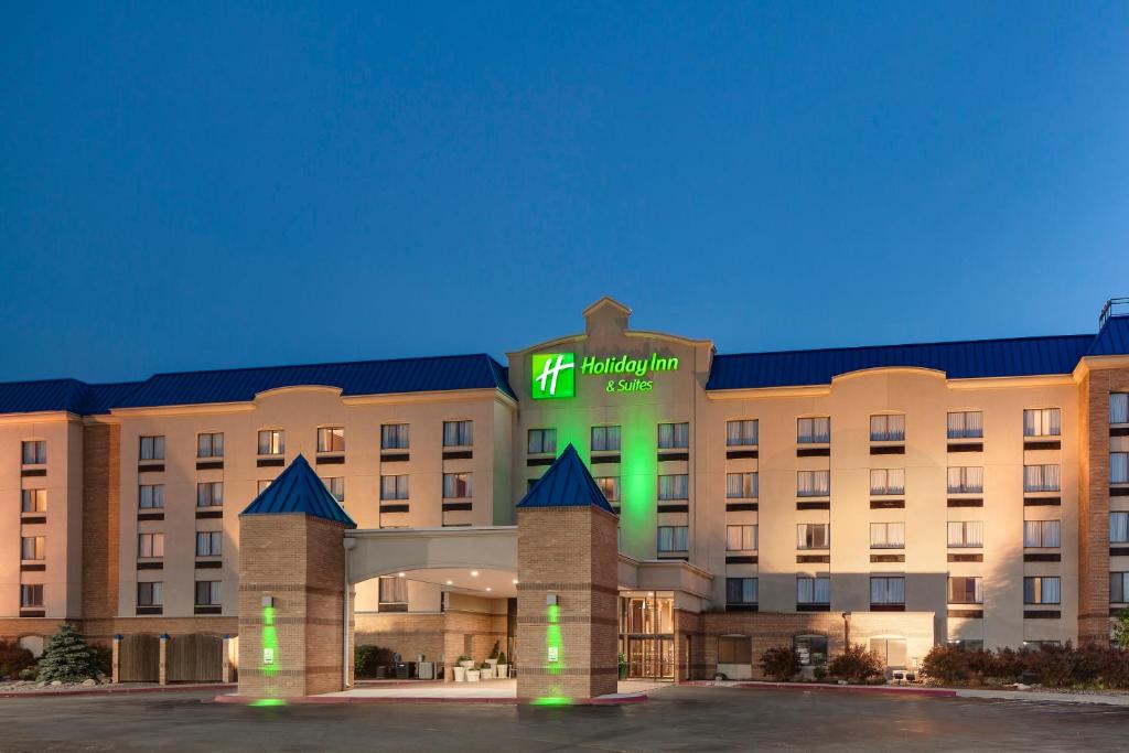 Holiday Inn Hotel & Suites Council Bluffs by IHG - Housity