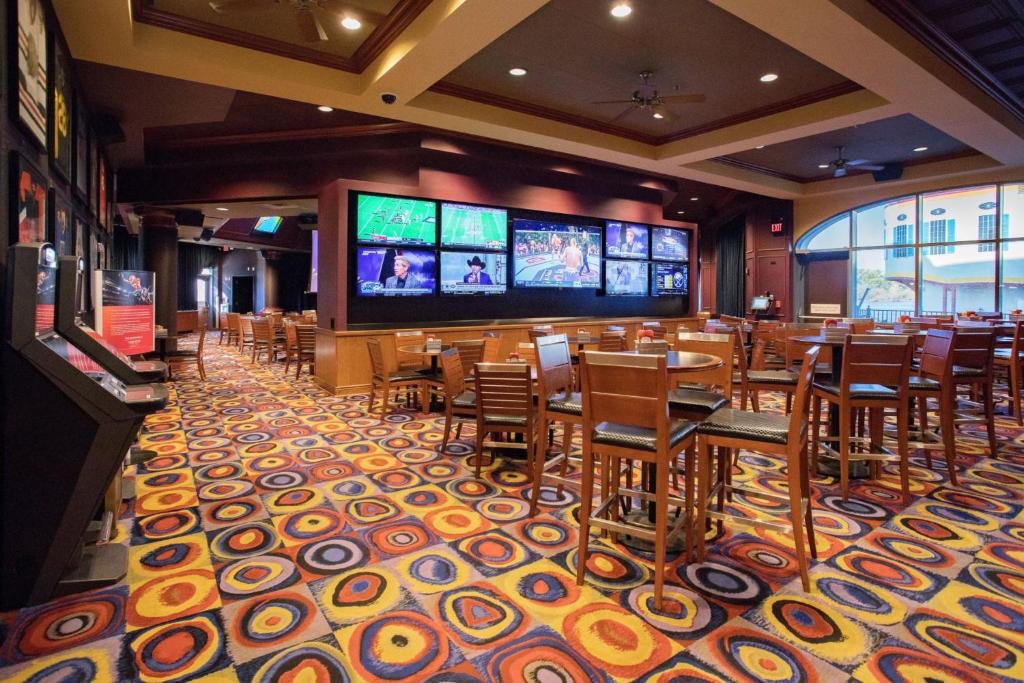 TV&#47;Unterhaltungsangebot in der Unterkunft Holiday Inn Hotel &amp; Suites Council Bluffs by IHG