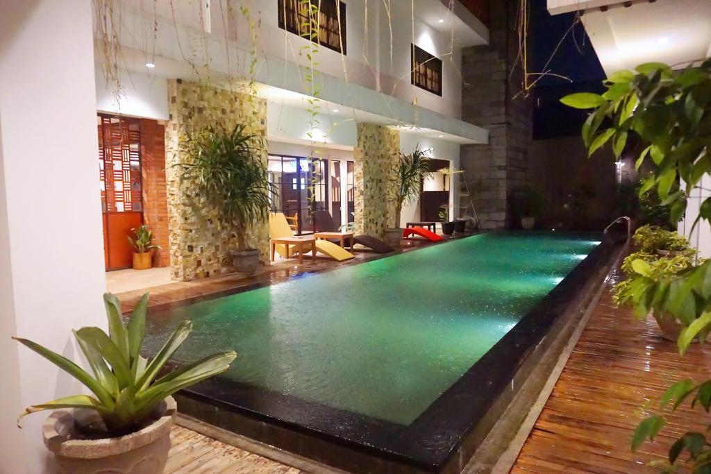 Bazén v ubytování Kautaman Hotel nebo v jeho okolí