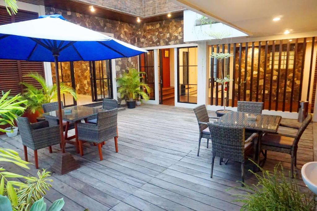 Patio nebo venkovní prostory v ubytování Kautaman Hotel