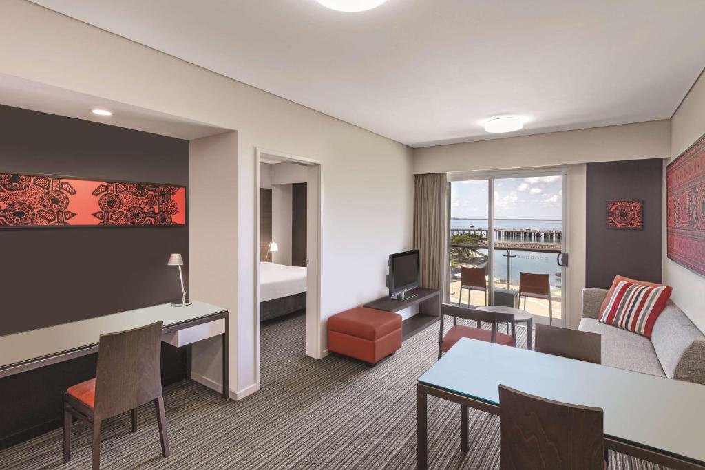 Posezení v ubytování Adina Apartment Hotel Darwin Waterfront