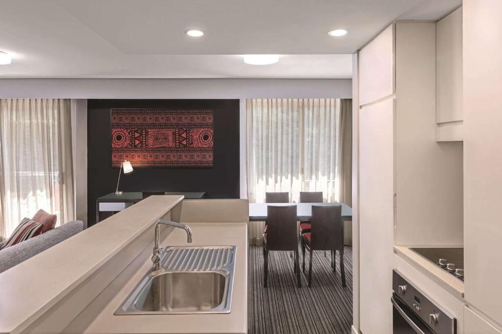 Posezení v ubytování Adina Apartment Hotel Darwin Waterfront
