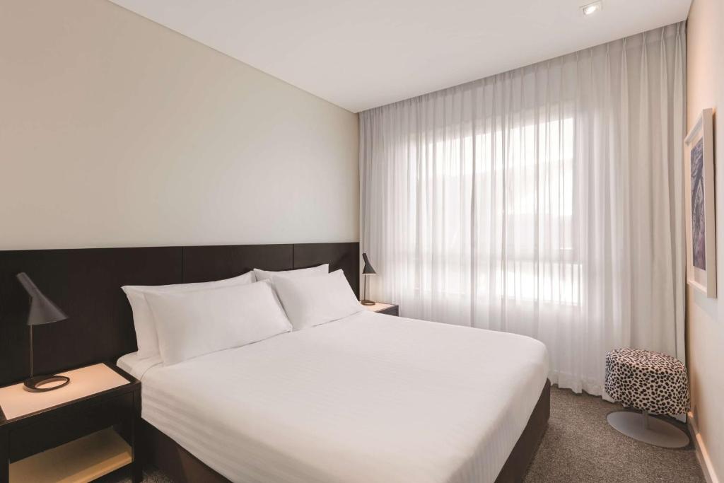 Postel nebo postele na pokoji v ubytování Adina Apartment Hotel Perth