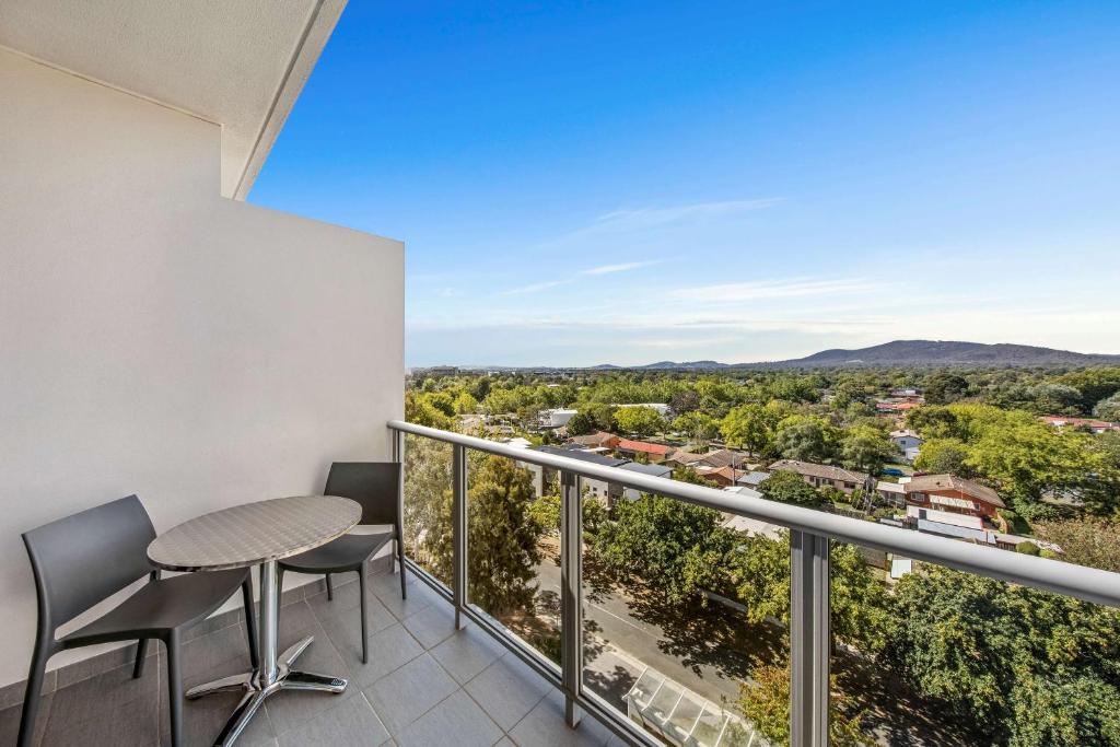 Balkón nebo terasa v ubytování Adina Serviced Apartments Canberra Dickson
