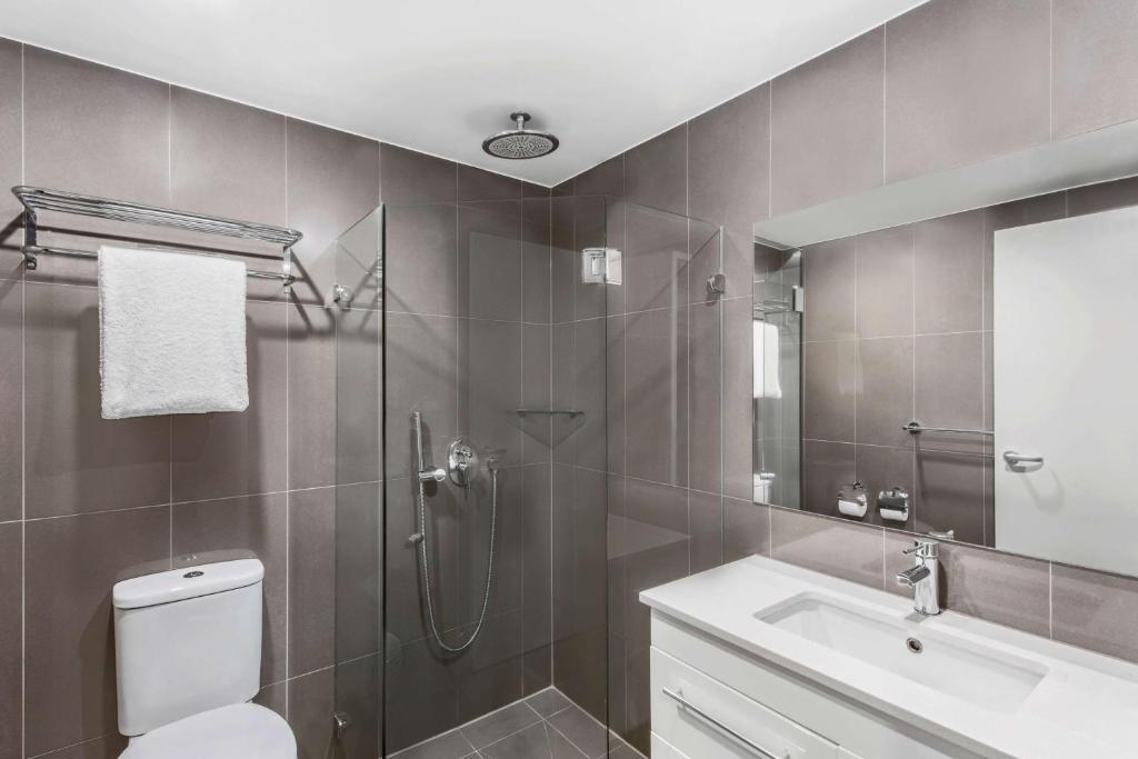 Koupelna v ubytování Adina Serviced Apartments Canberra Dickson