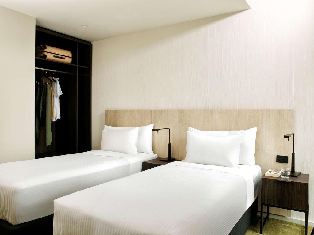 A by Adina Sydney - Resim 33